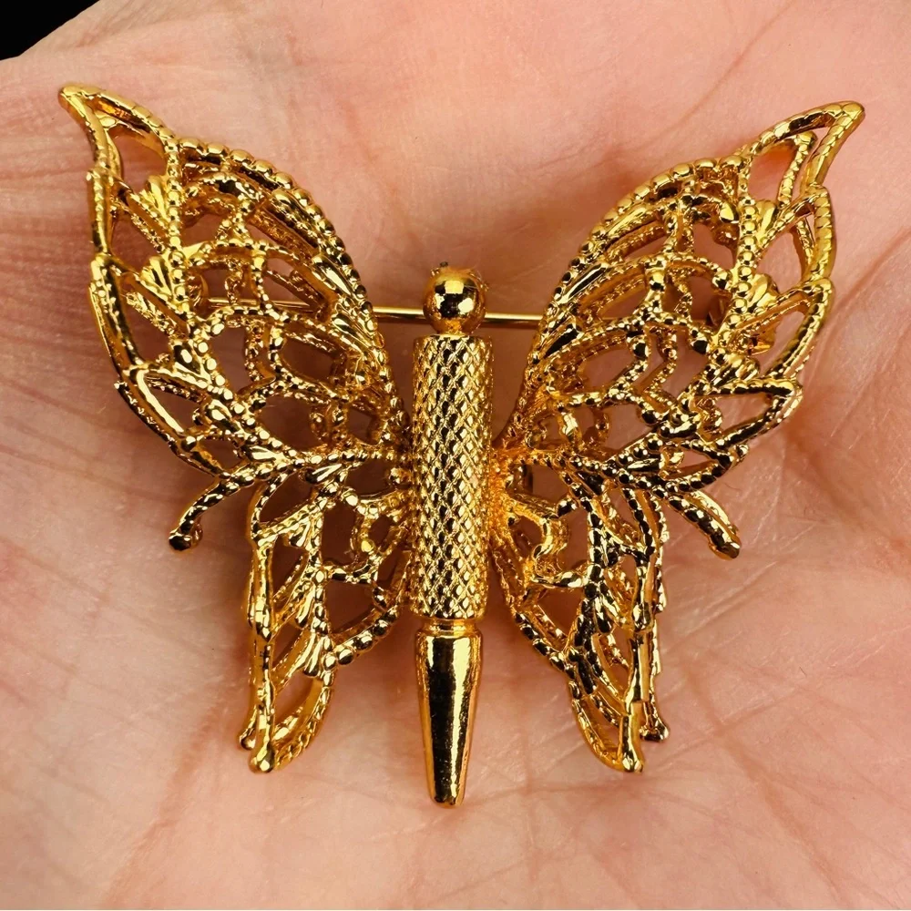 Vintage Monet Goldtone 3-D wired Butterfly Brooch